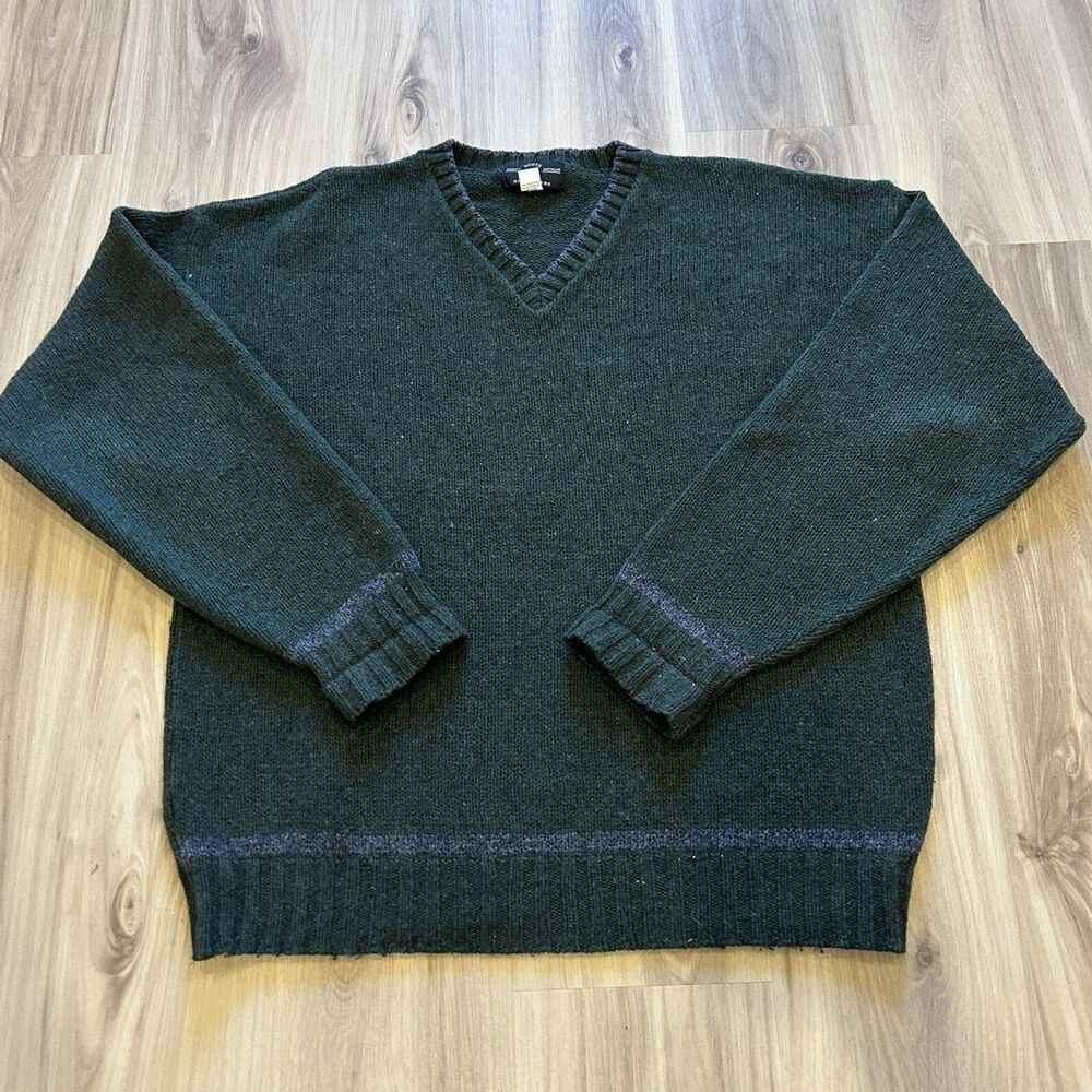NORTH BAY OUTFITTERS Vintage Green V-Neck Sweater 85% Wool 15% Nylon Size L